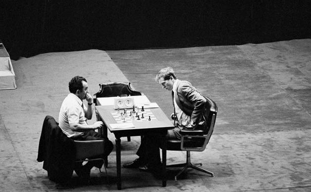 Petrosian v Spassky: The World Championships 1966 and 1969 (Paperback)