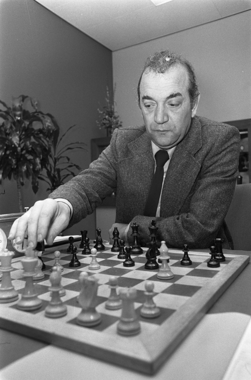 Karpov - Korchnoi World Championship Match (1981) chess event